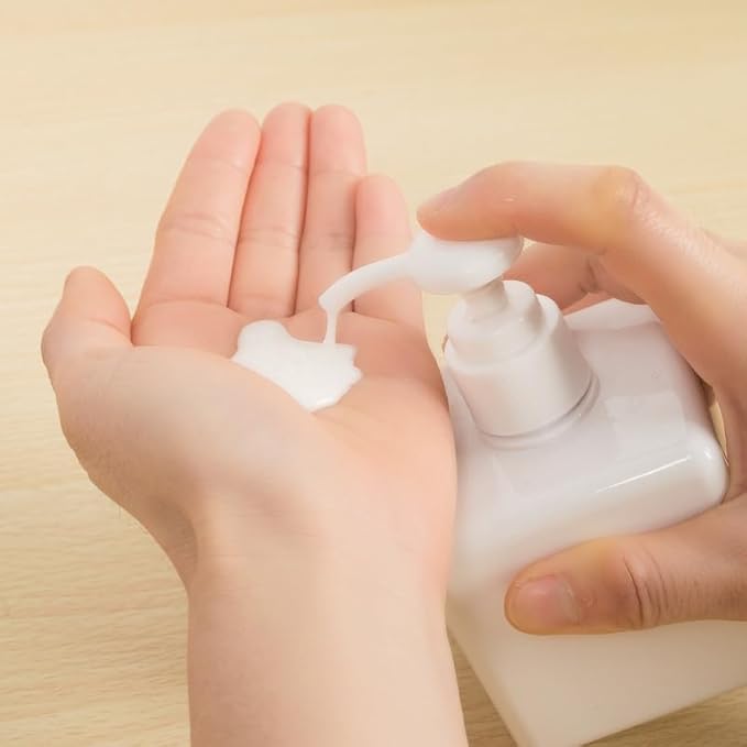 Pump Bottle, Refillable Plastic Empty Lotion Soap Dispenser Liquid Container for Bathroom Shampoo and Body Wash, 8.5oz/250ml White 2 Pack