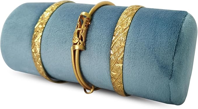 Velvet Bangle & Bracelet Organizers and Storage Small Jewelry Travel Organizer Roll, Compact Jewelry Case for Bangles, Bracelets, Watches(Light Blue)