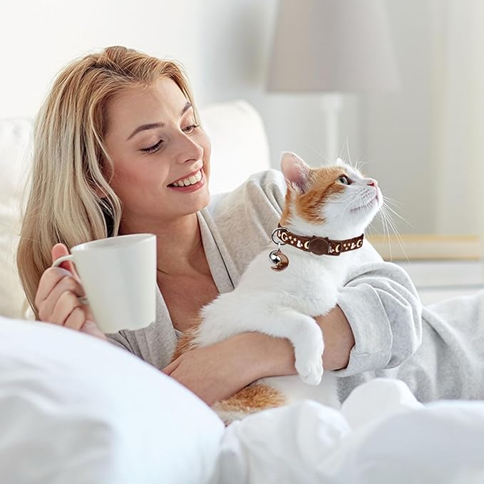 2PCS Breakaway Cat Collars with Bell Cute Kitty Glow in The Dark Adjustable Kitten Collars 6.9-10.7 Inch(Brown&Black)