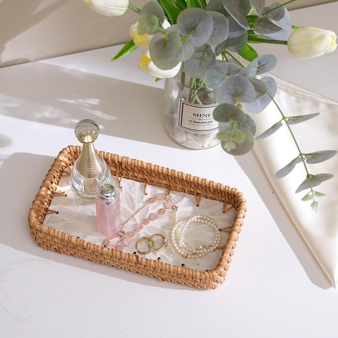 YANGQIHOME Jewelry Tray, Rattan Jewelry Organizer with White Leaf Base – Decorative Jewelry Organizer Dish for Rings, Watches, Keys – Ideal for Bedroom, Living Room, Entryway, Natural