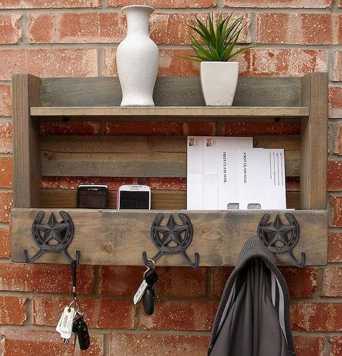 JUXYES Pack of 2 Cast Iron Lucky Horseshoe Wall Mounted Hook Heavy Duty Rustic Country Wall Coat Hook Star Decorative Hook Farmhouse Horse Shoe Vintage Towel Hook for Hats Coats Keys