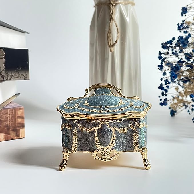 Truewon Princess Jewelry Box, Modern Korean Asian Design Metal Chest Earring Ring Necklaces Storage for Girls (Golden Blue-violet, Small)